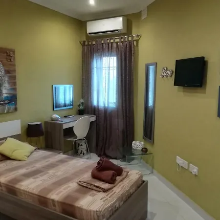 Bayside Double Bedroom * Pembroke